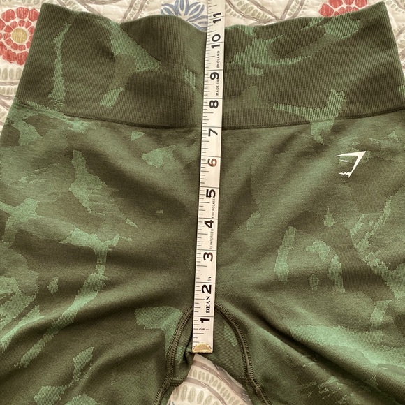 NWOT Gymshark green camo pattern leggings, size Medium. - Picture 5 of 9